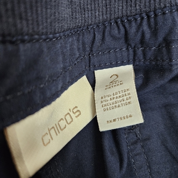 Chico's Navy Y2K Convertible Cargo Pants Size 12 Women's Chico's Size 2 P24 - Picture 8 of 10